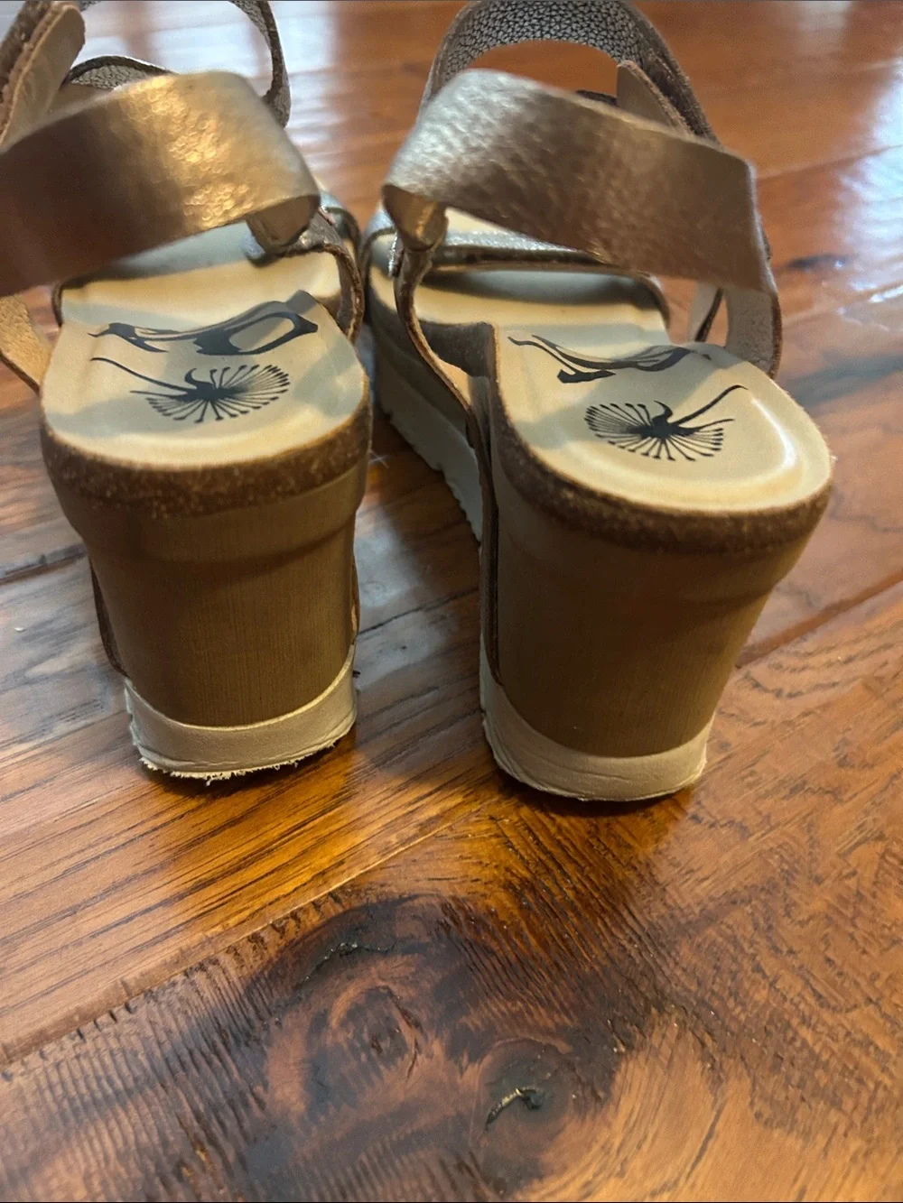 OTBT Metallic Rose Gold Crisscross Slingback Sandals - Picture 3 of 6